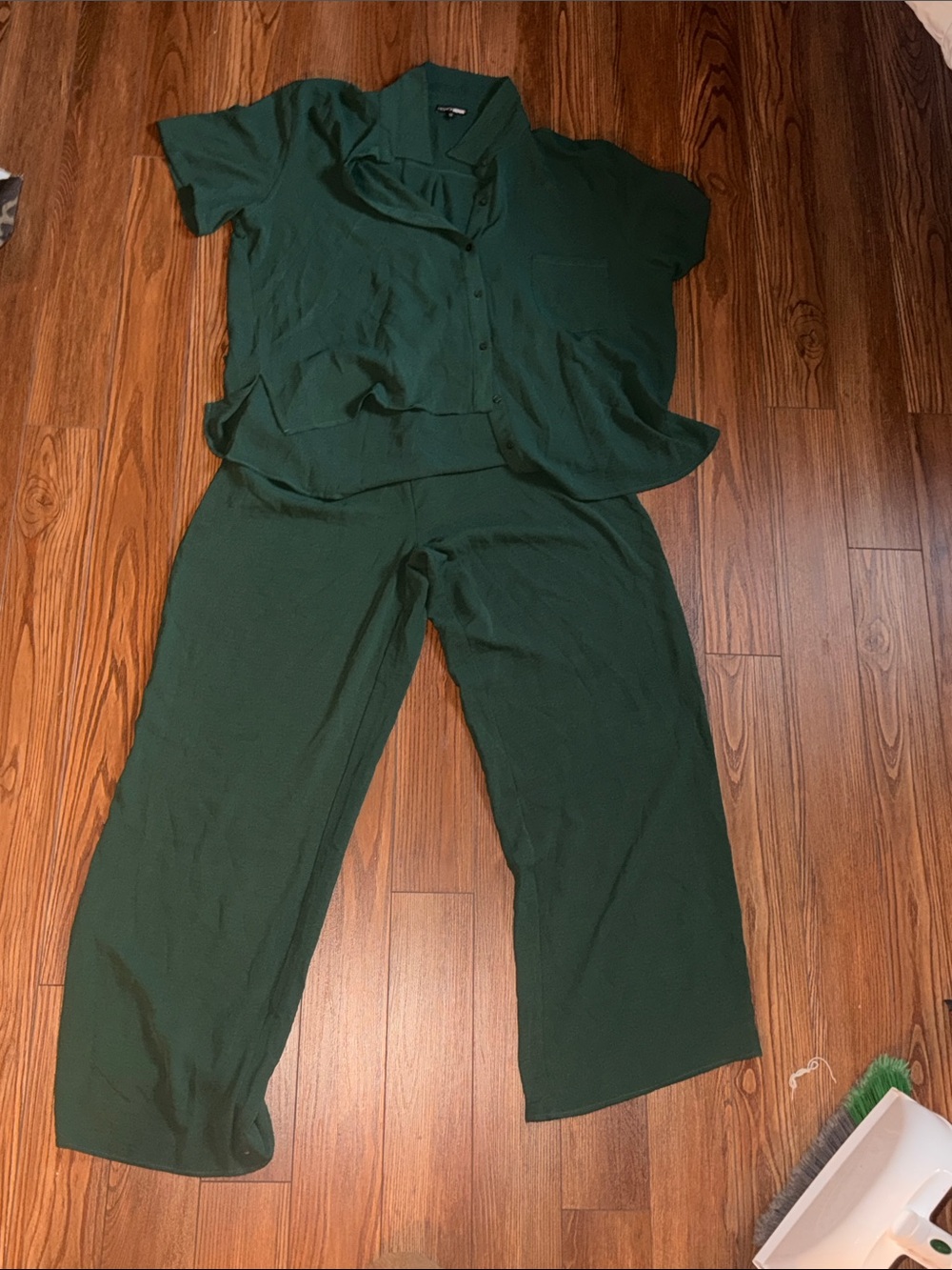 Relaxed Wide-Leg two piece Set in Forest Green